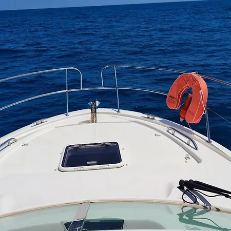 A La Belle Etoile Bateau-hôtel *