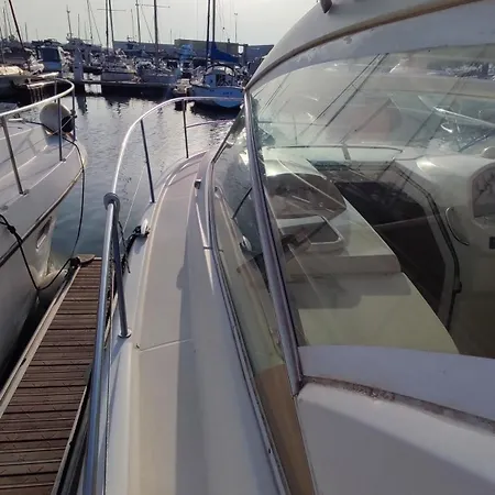 A La Belle Etoile Bateau-hôtel *