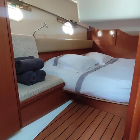 Bateau-hôtel A La Belle Etoile *